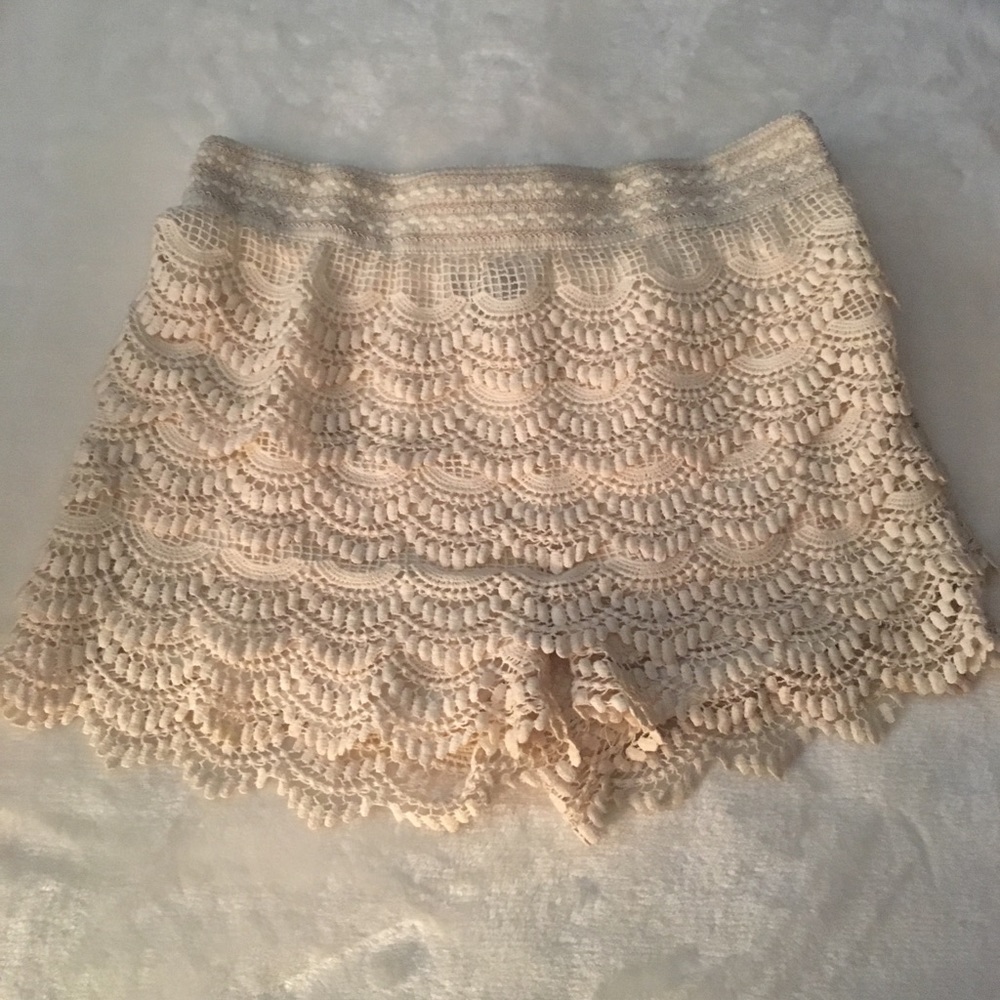 Shorts - Picture 2 of 3